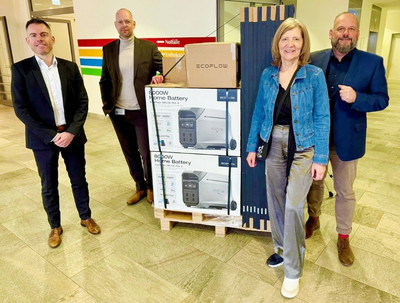 Gruppenbild: Agaplesion spendet Notstrompakete